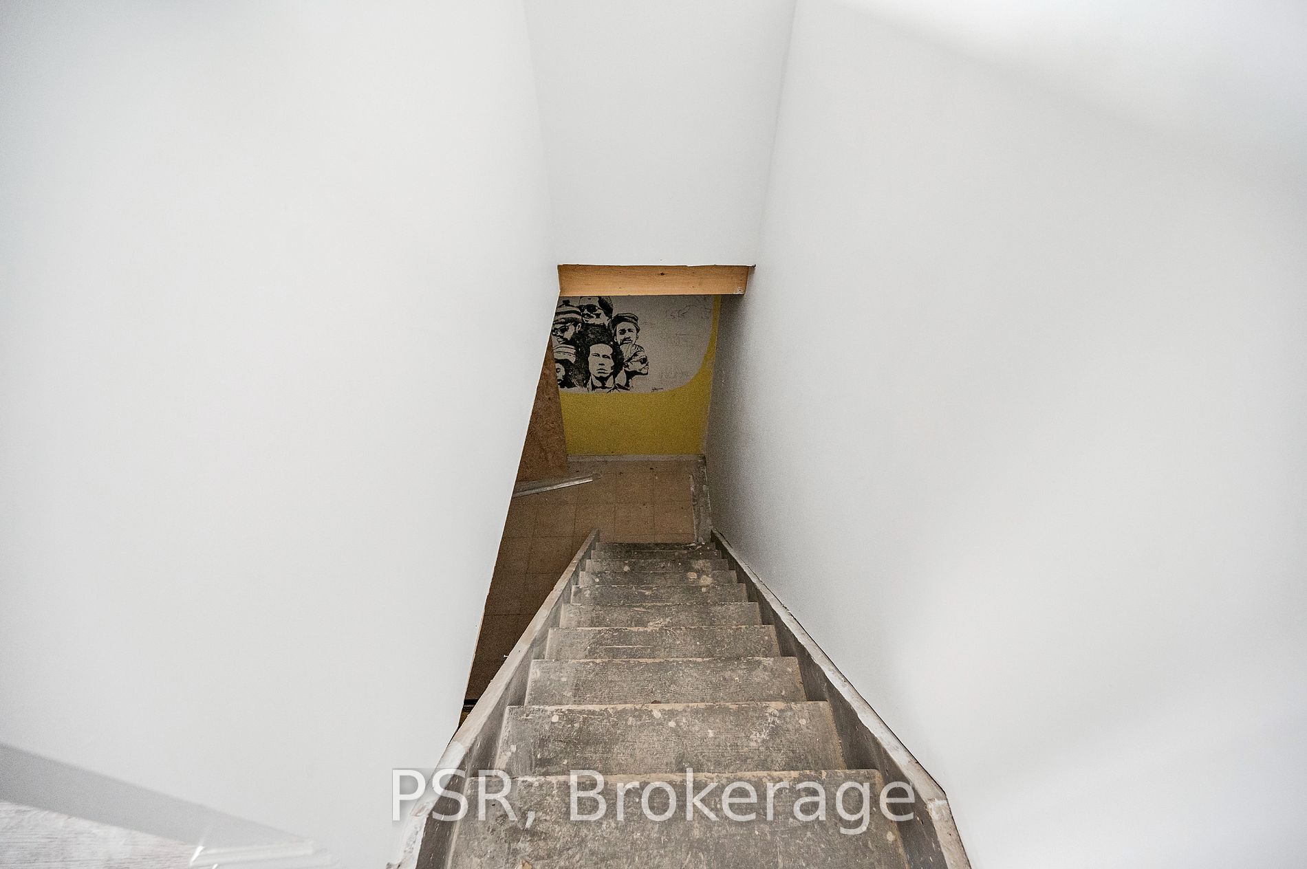 1742 St. Clair Ave W Property Photo 9