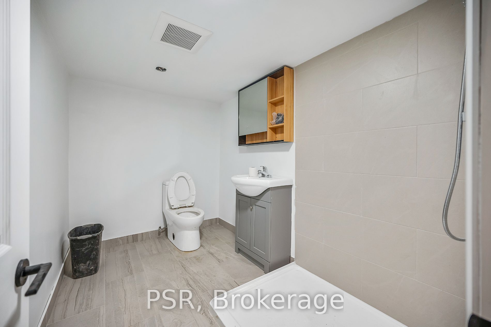 1742 St. Clair Ave W Property Photo 13