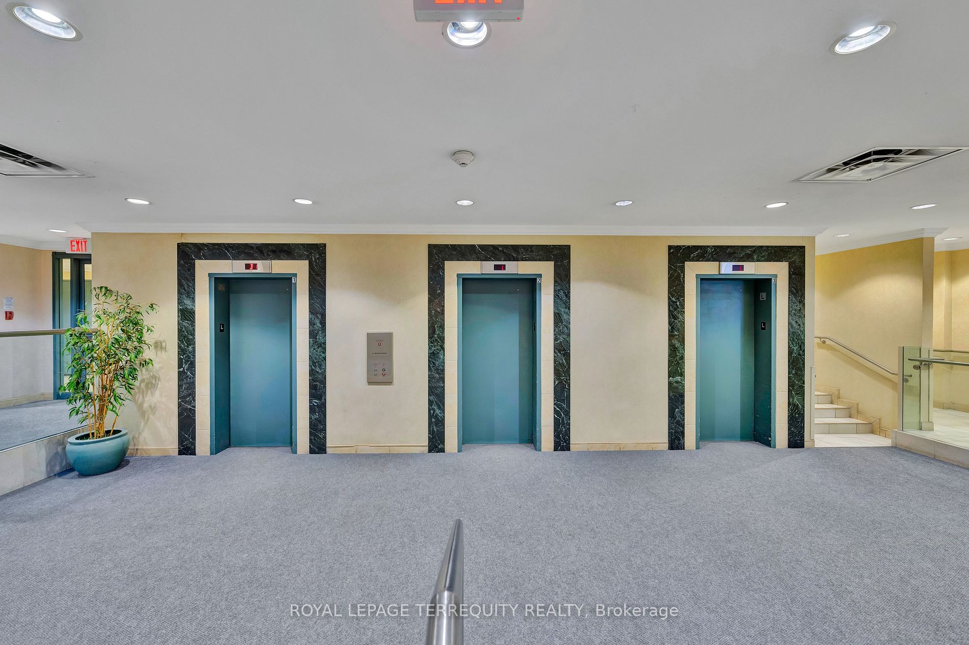 61 Richview Rd 2 Property Photo 3