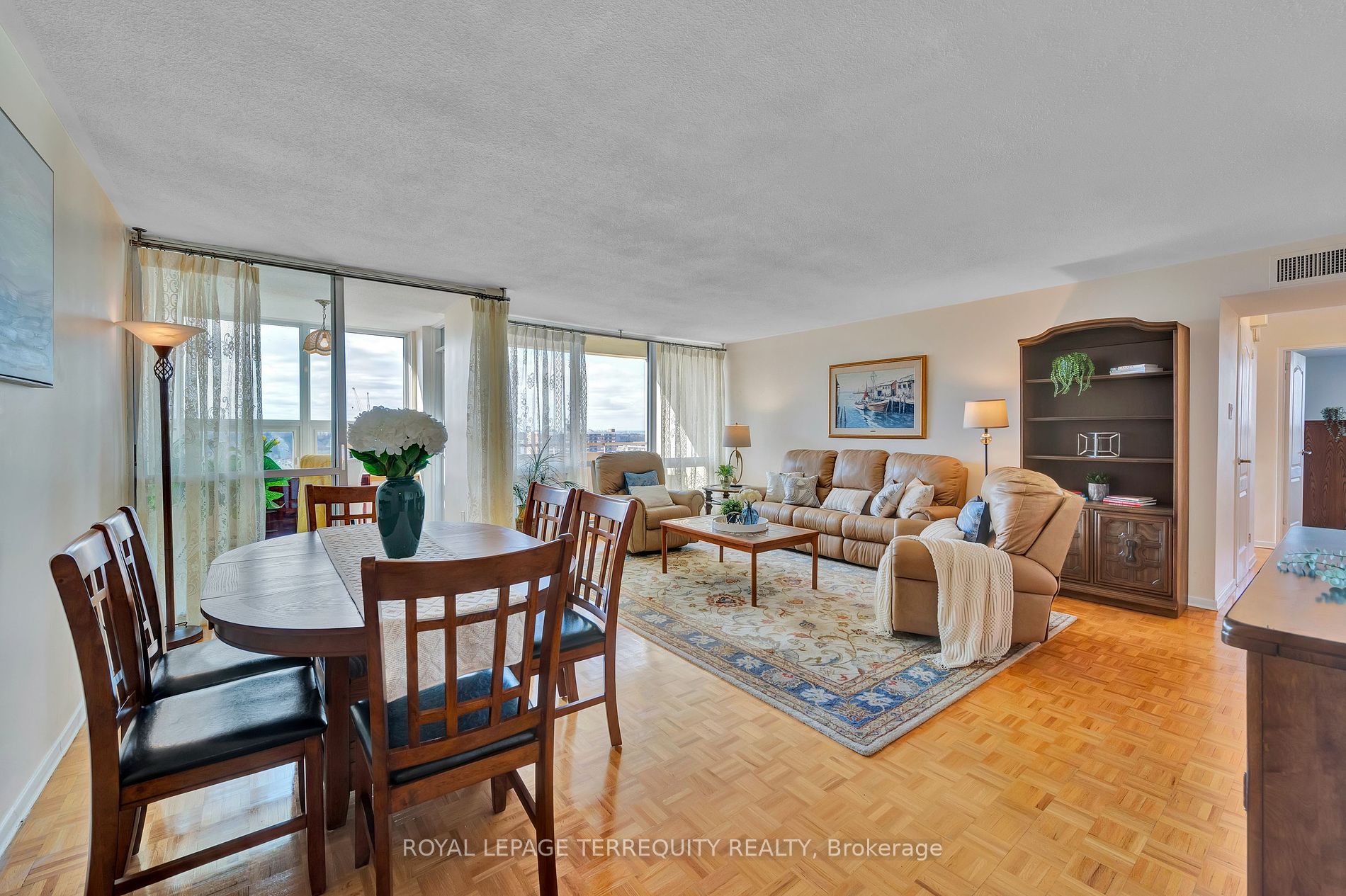 61 Richview Rd 2 Property Photo 6