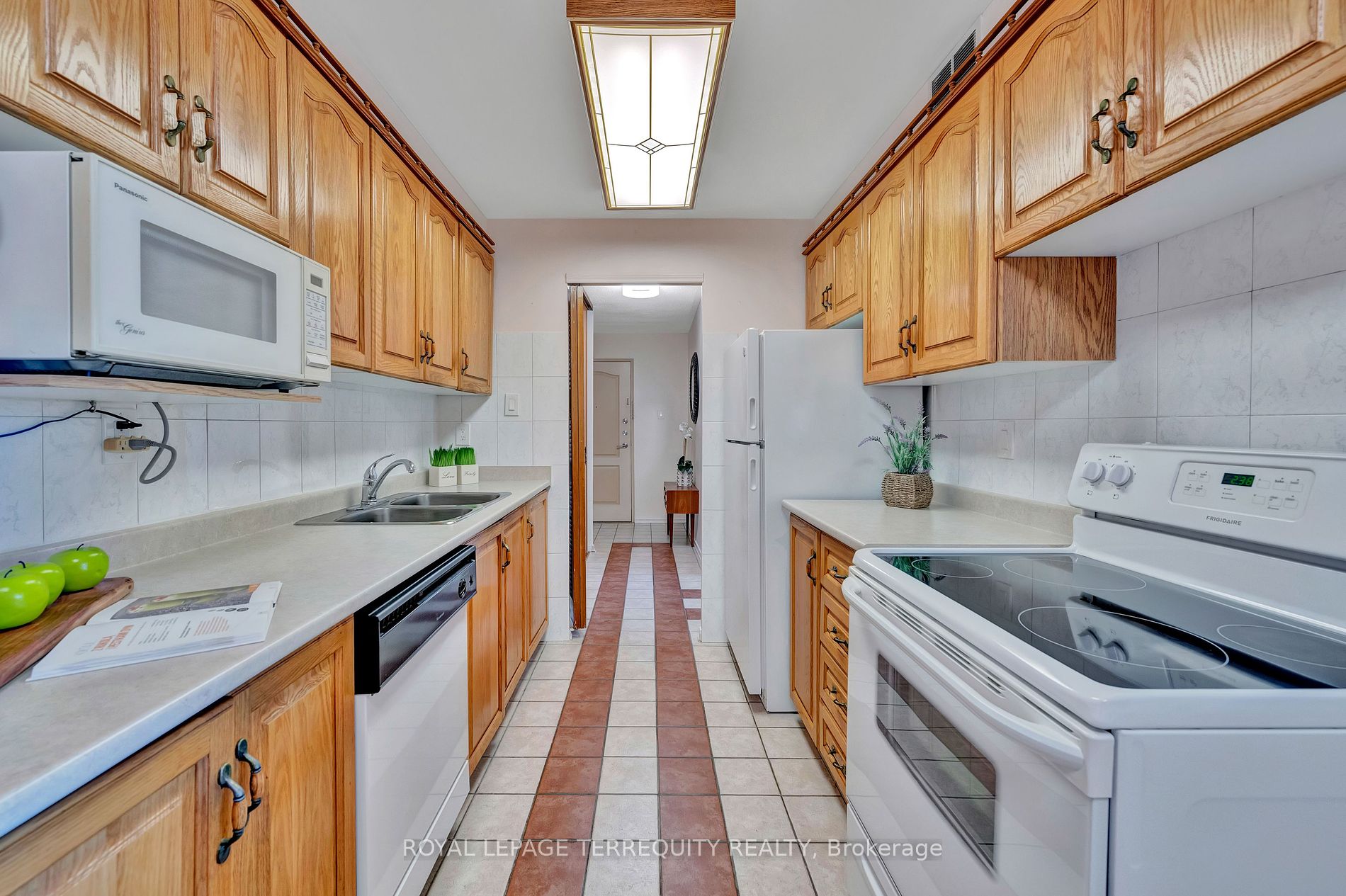 61 Richview Rd 2 Property Photo 16