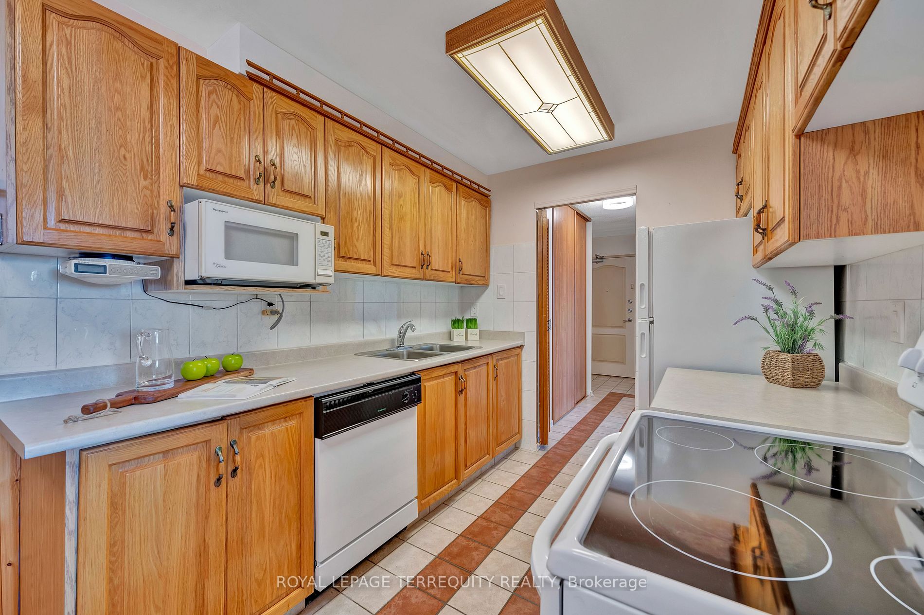 61 Richview Rd 2 Property Photo 17