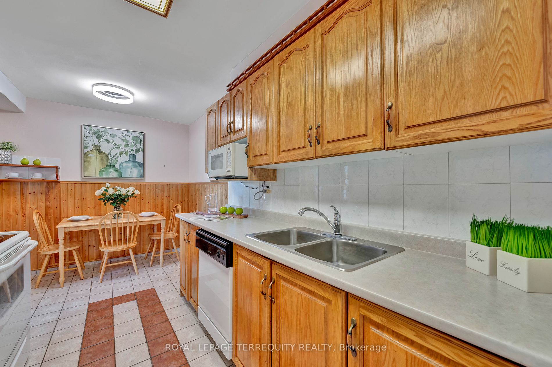 61 Richview Rd 2 Property Photo 19