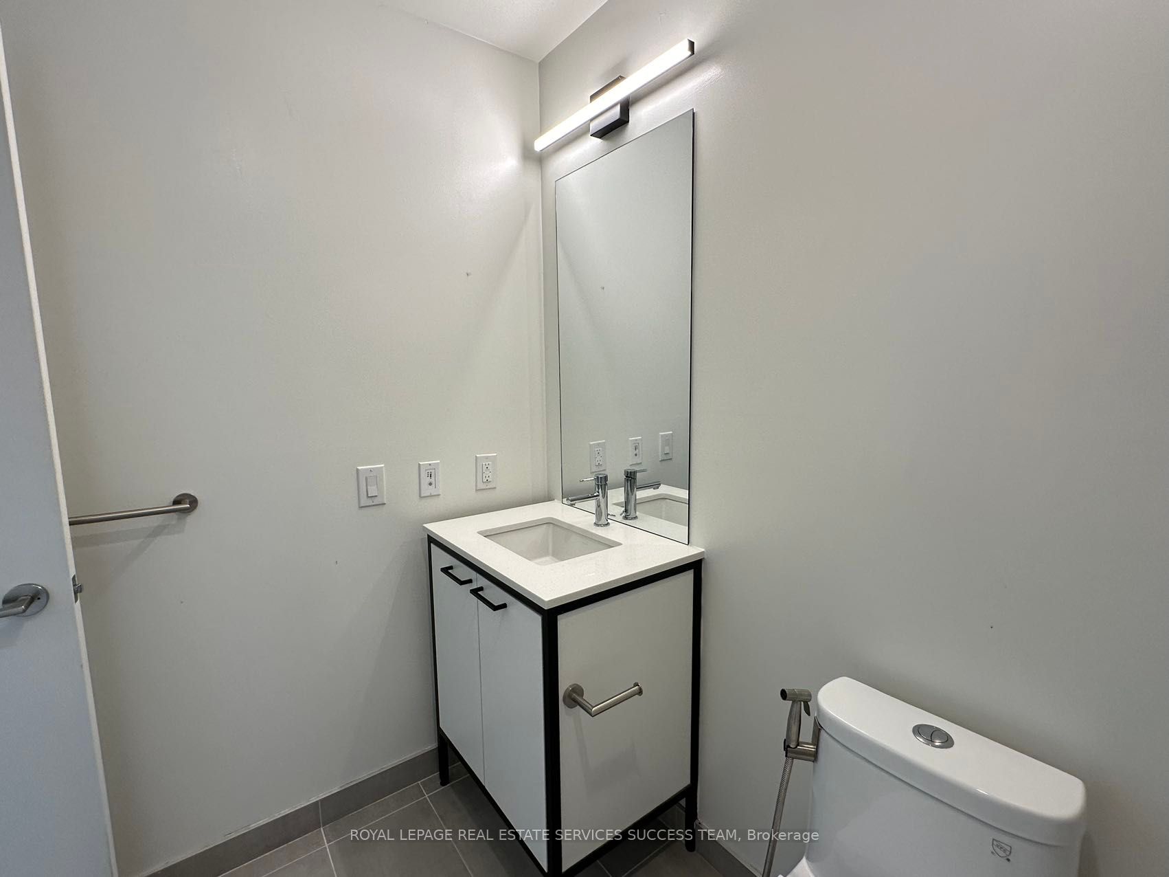 1808 St Clair Ave W 08 Property Photo 11