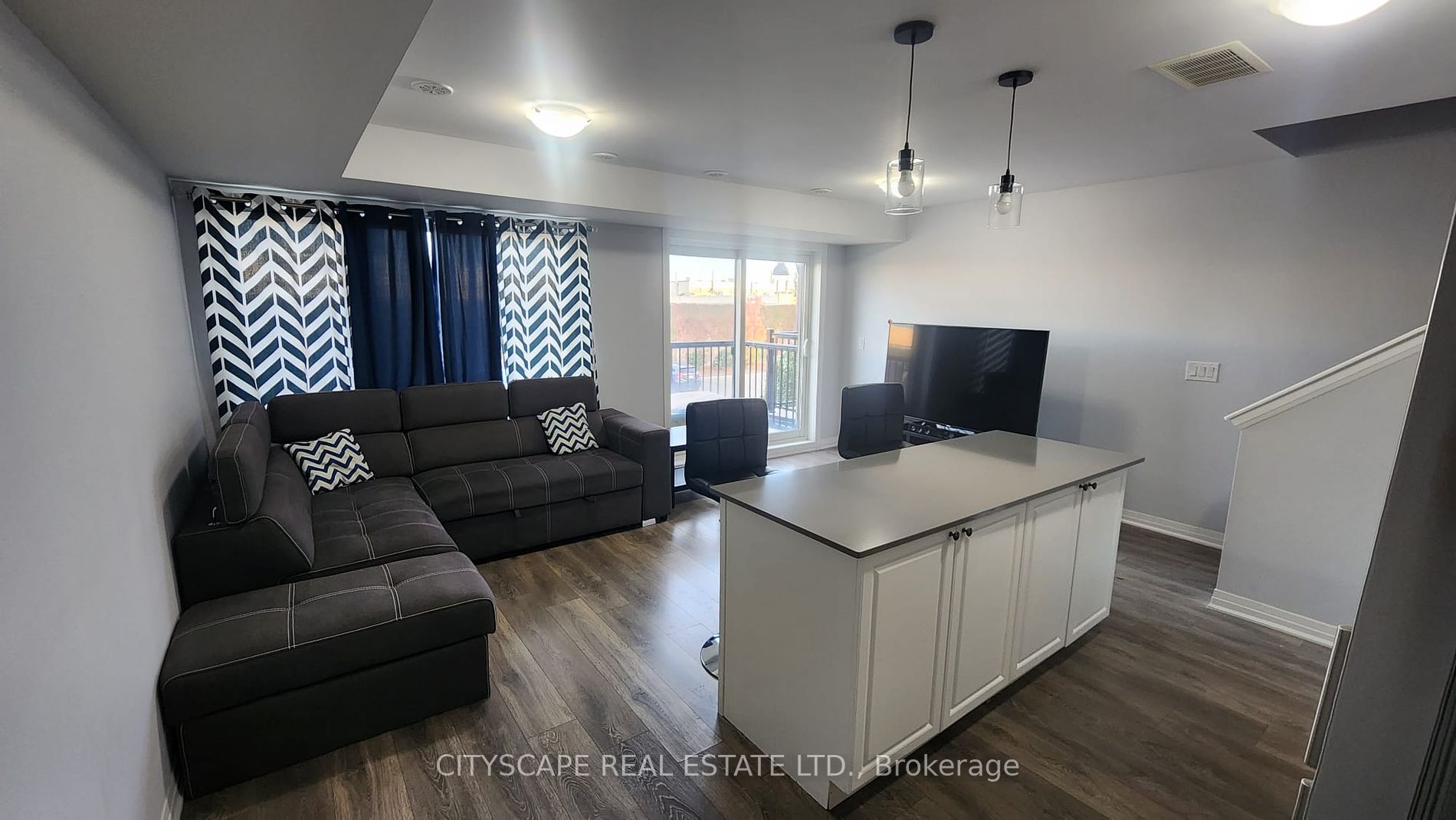 163 William Duncan Rd 8 Property Photo 2