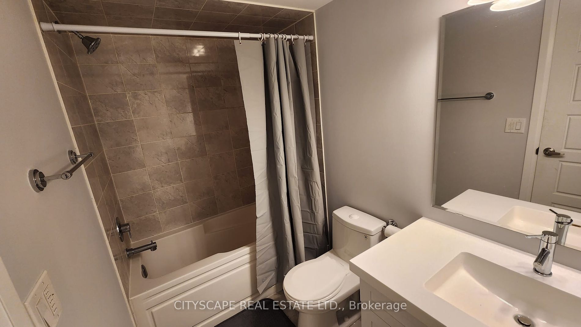 163 William Duncan Rd 8 Property Photo 7