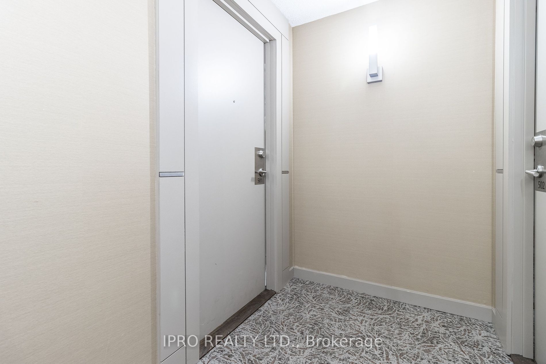330 Burnhamthorpe Rd 01 Property Photo 37