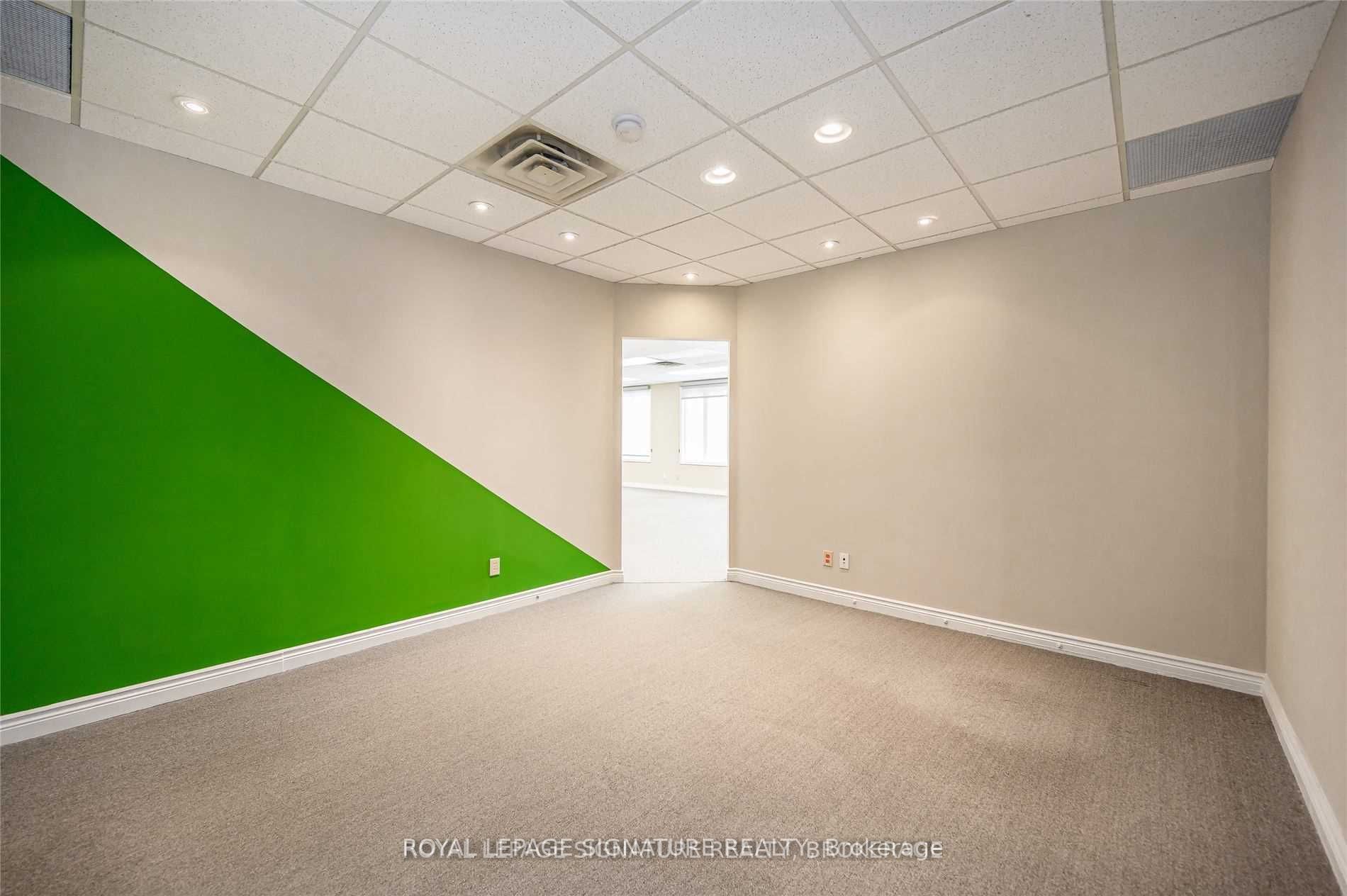 2904 South Sheridan Way Property Photo 4