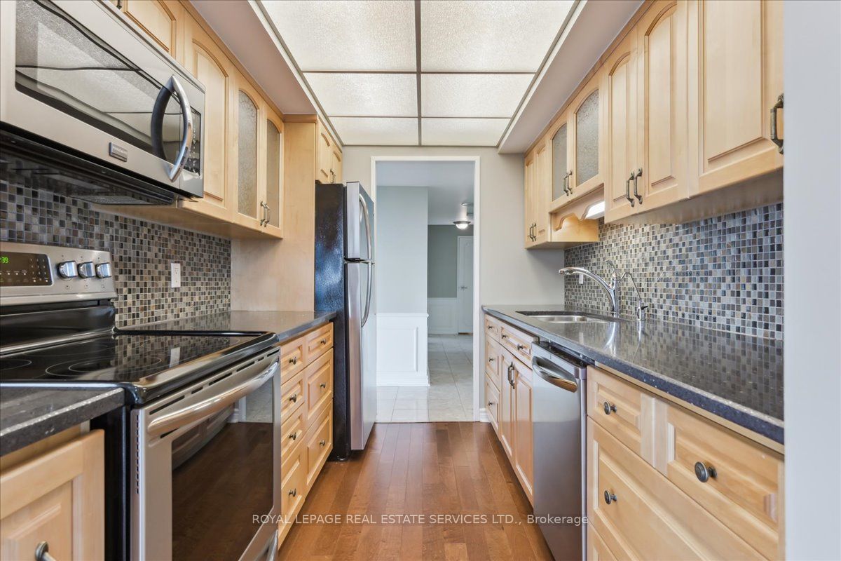 1300 Bloor St 2 Property Photo 11