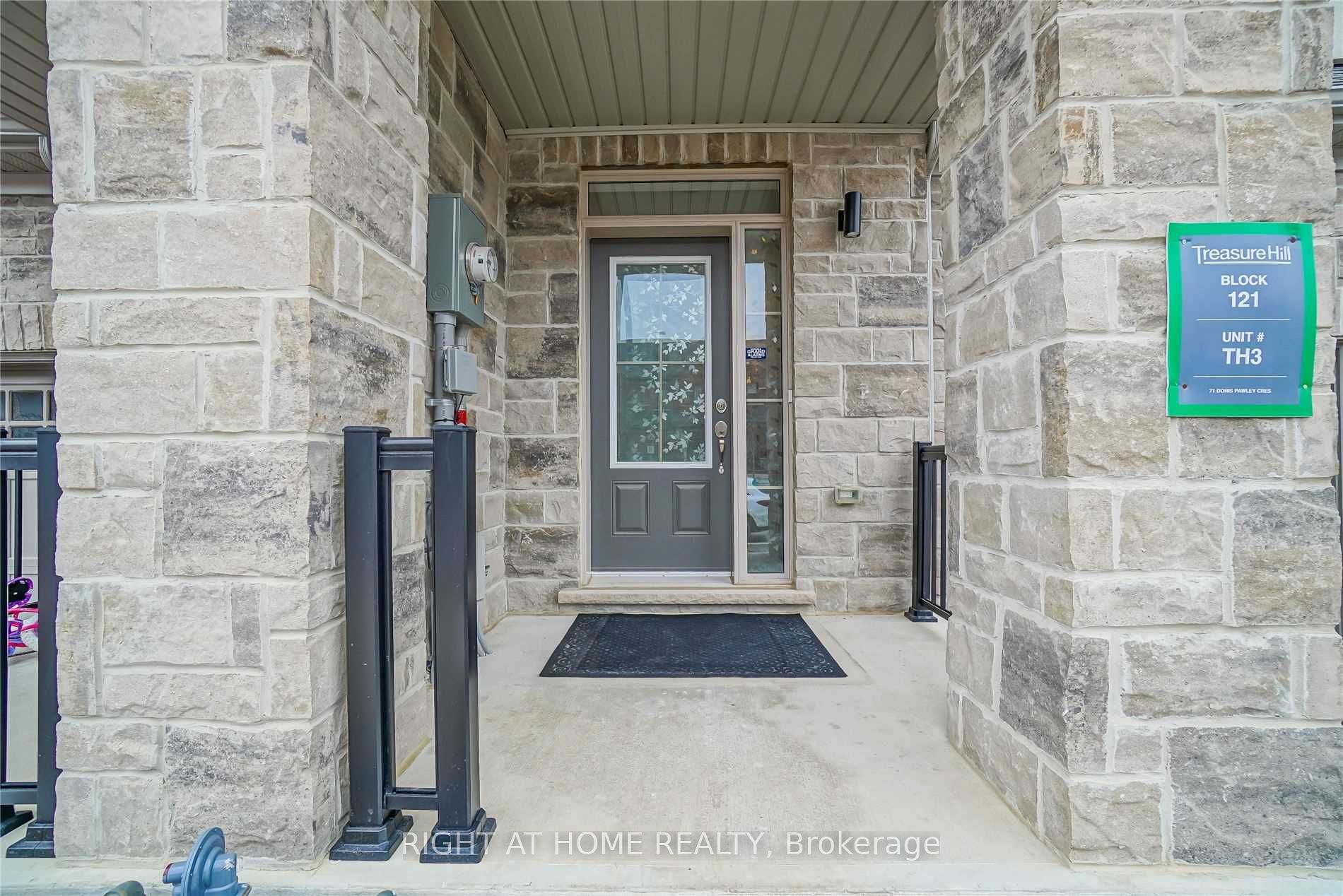 71 Doris Pawley Cres Property Photo 3