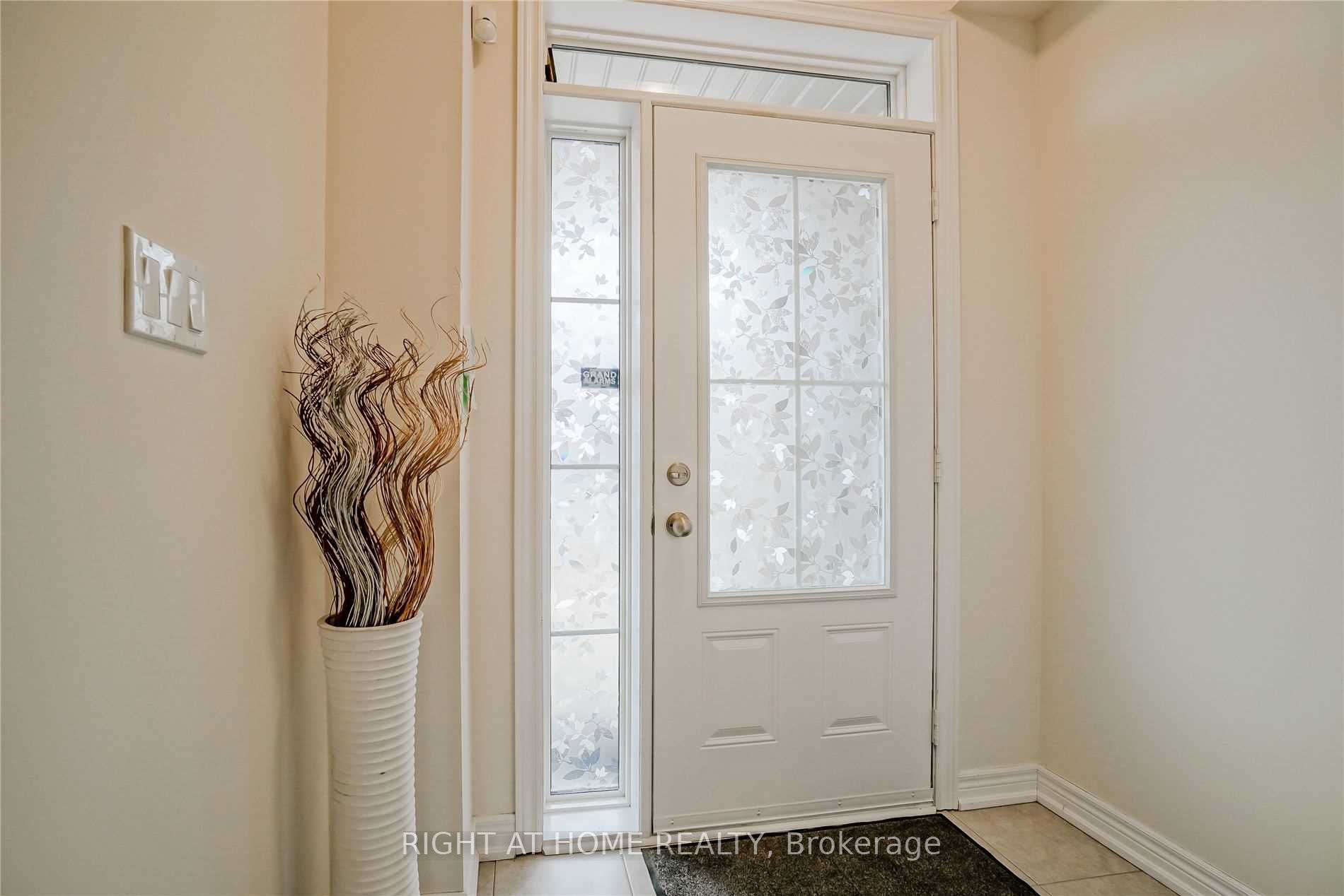 71 Doris Pawley Cres Property Photo 4