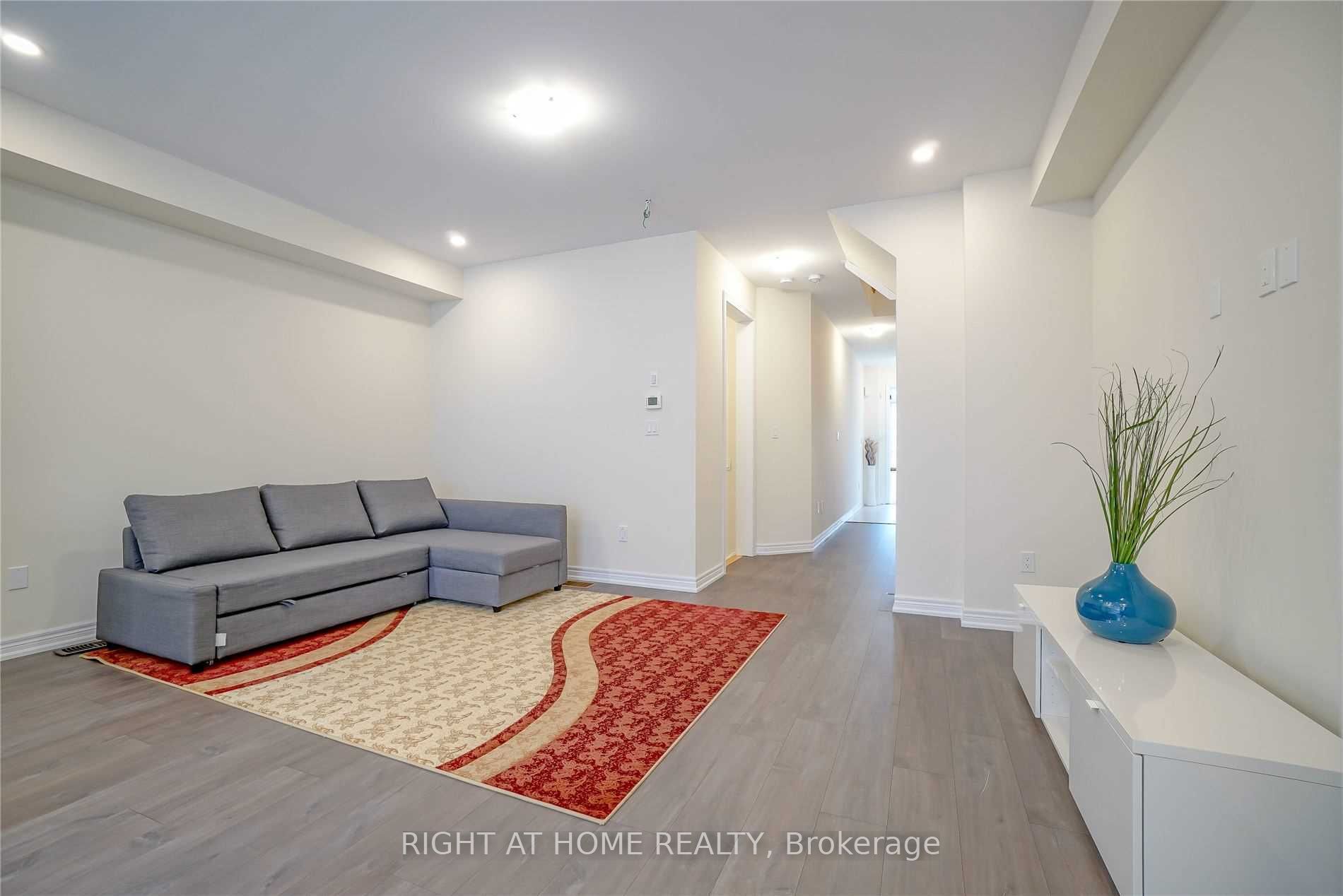 71 Doris Pawley Cres Property Photo 10