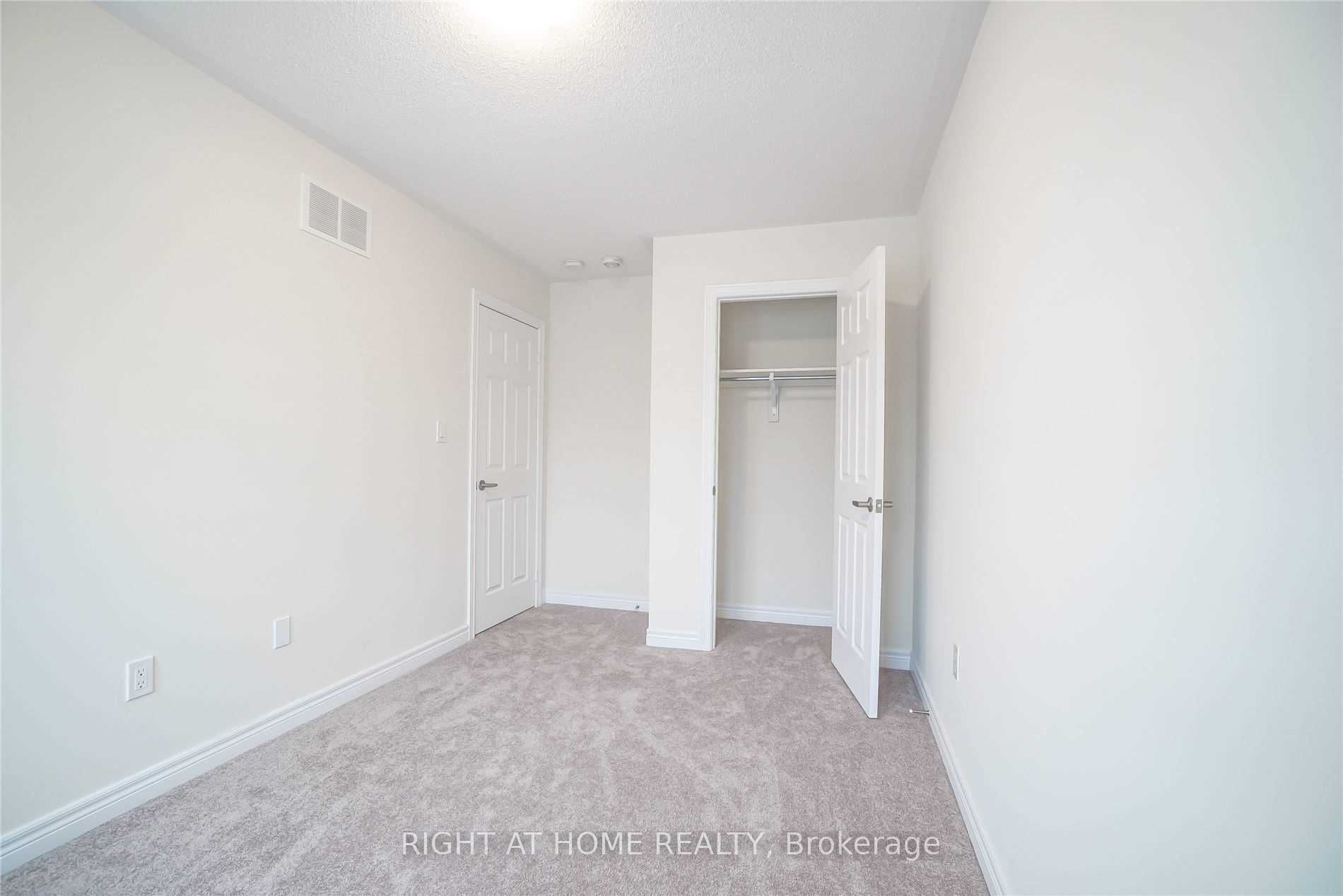 71 Doris Pawley Cres Property Photo 24