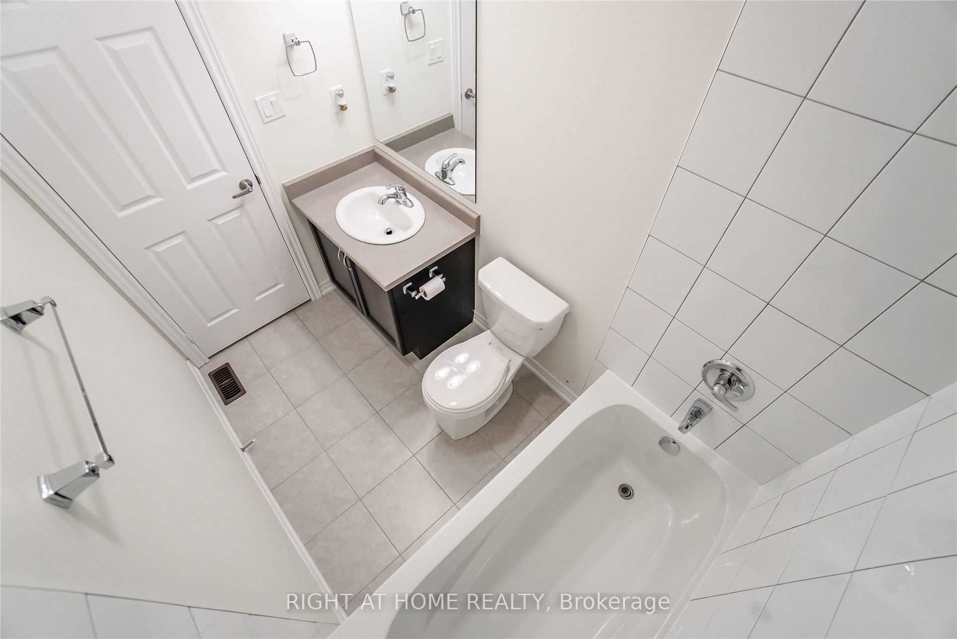 71 Doris Pawley Cres Property Photo 28
