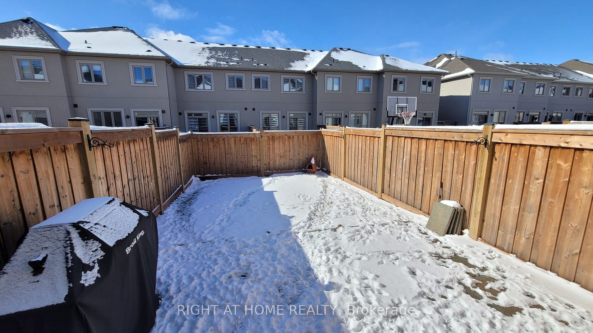 71 Doris Pawley Cres Property Photo 33