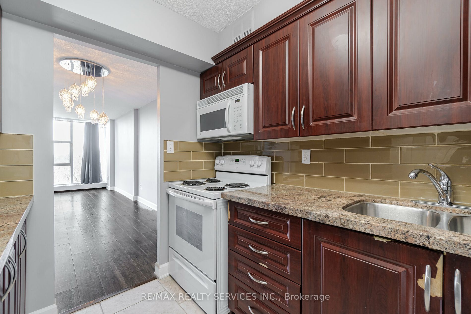 2665 Windwood Dr 6 Property Photo 12