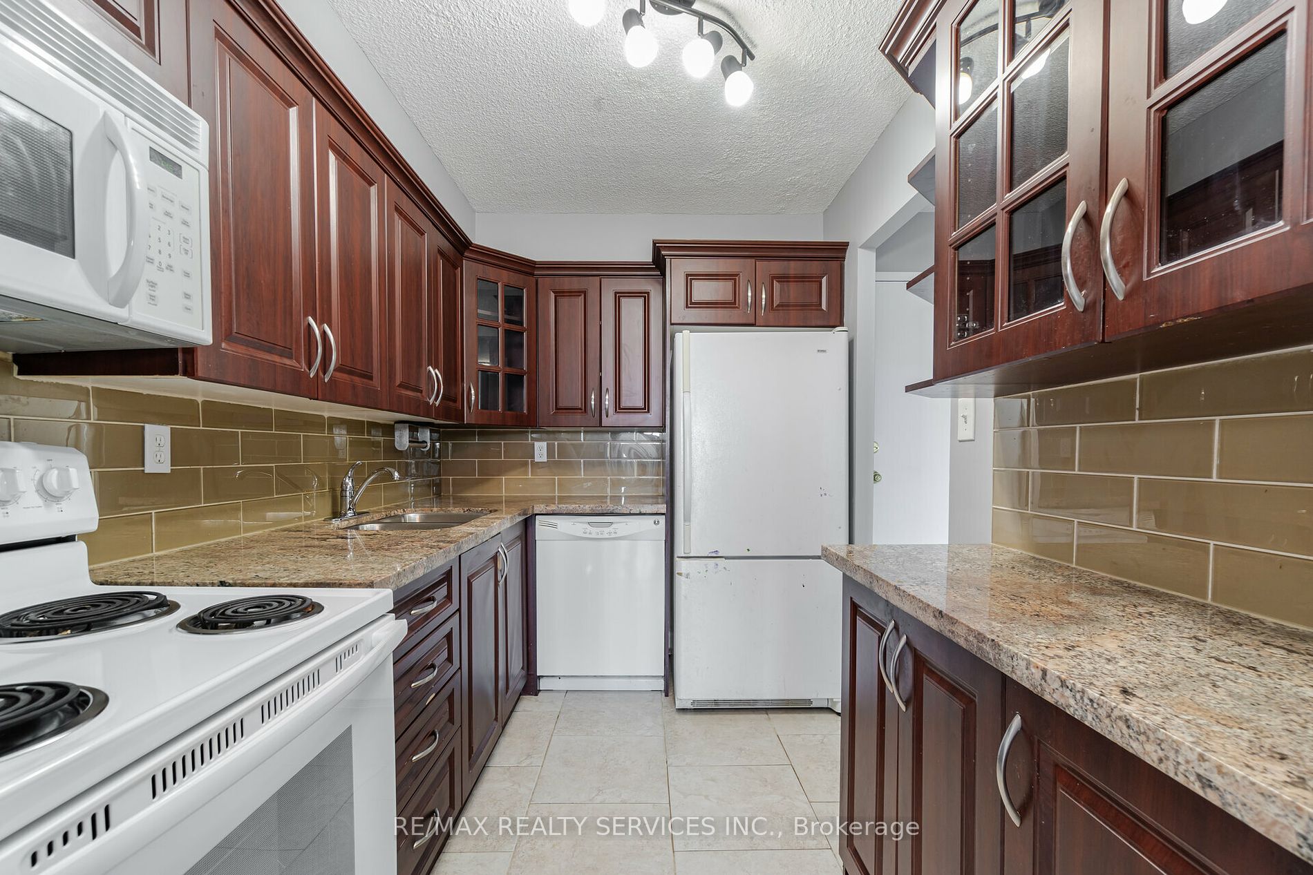 2665 Windwood Dr 6 Property Photo 13