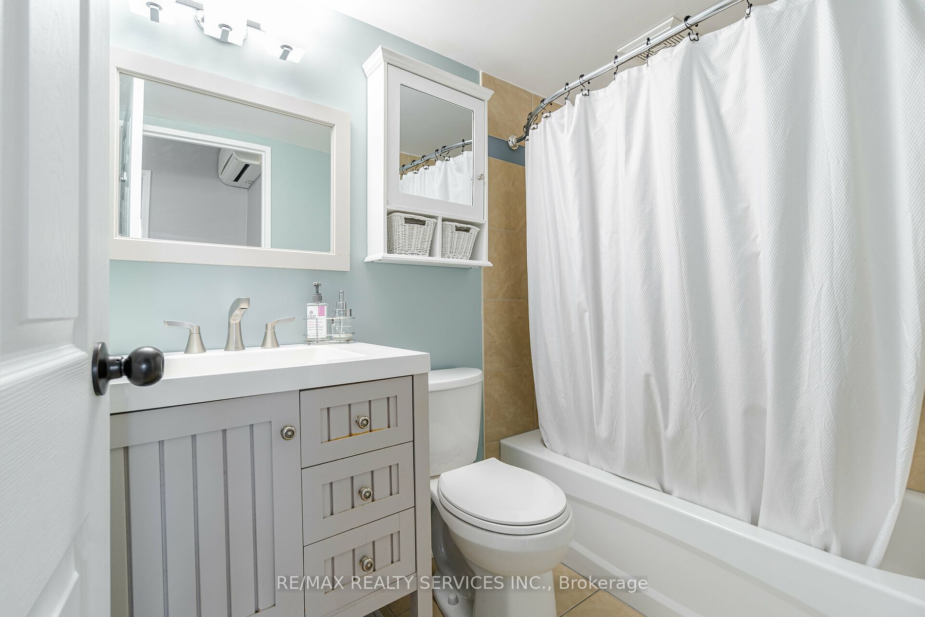 2665 Windwood Dr 6 Property Photo 15