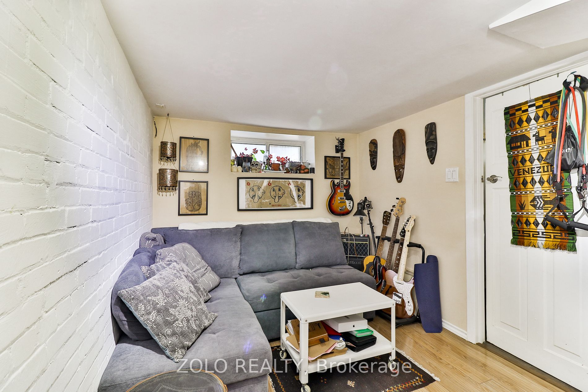 2575 Dundas St W Property Photo 14