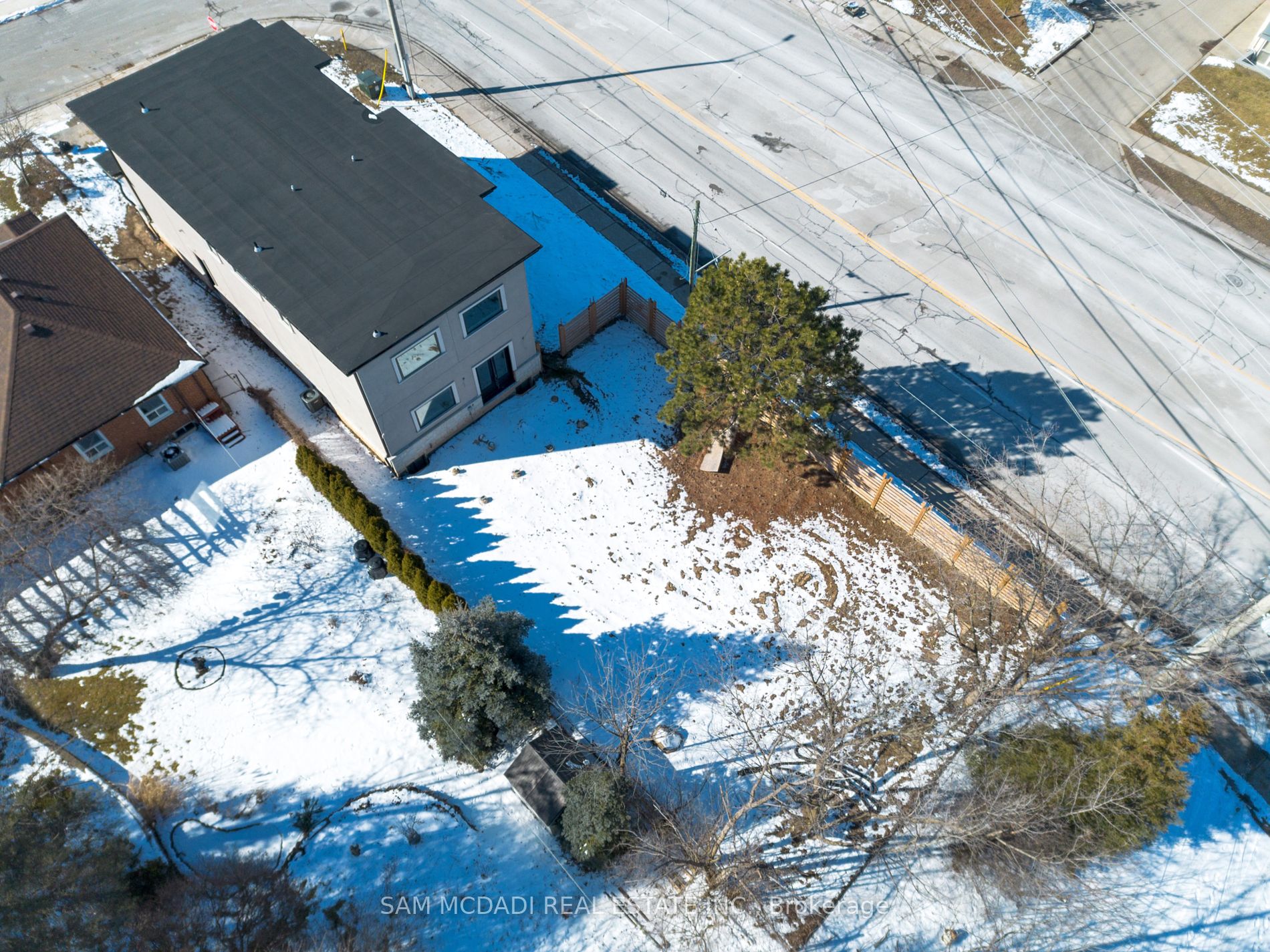 1 Brookside Dr E Property Photo 9