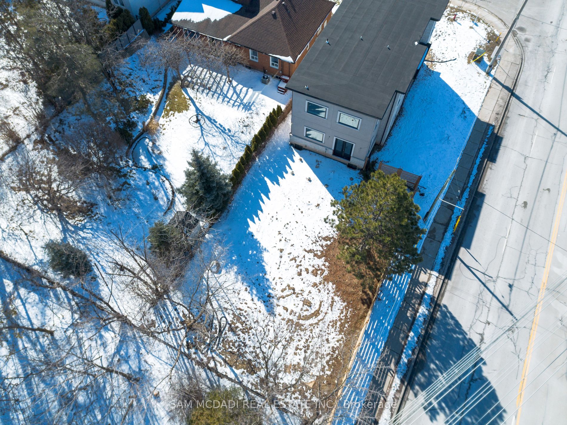 1 Brookside Dr E Property Photo 15