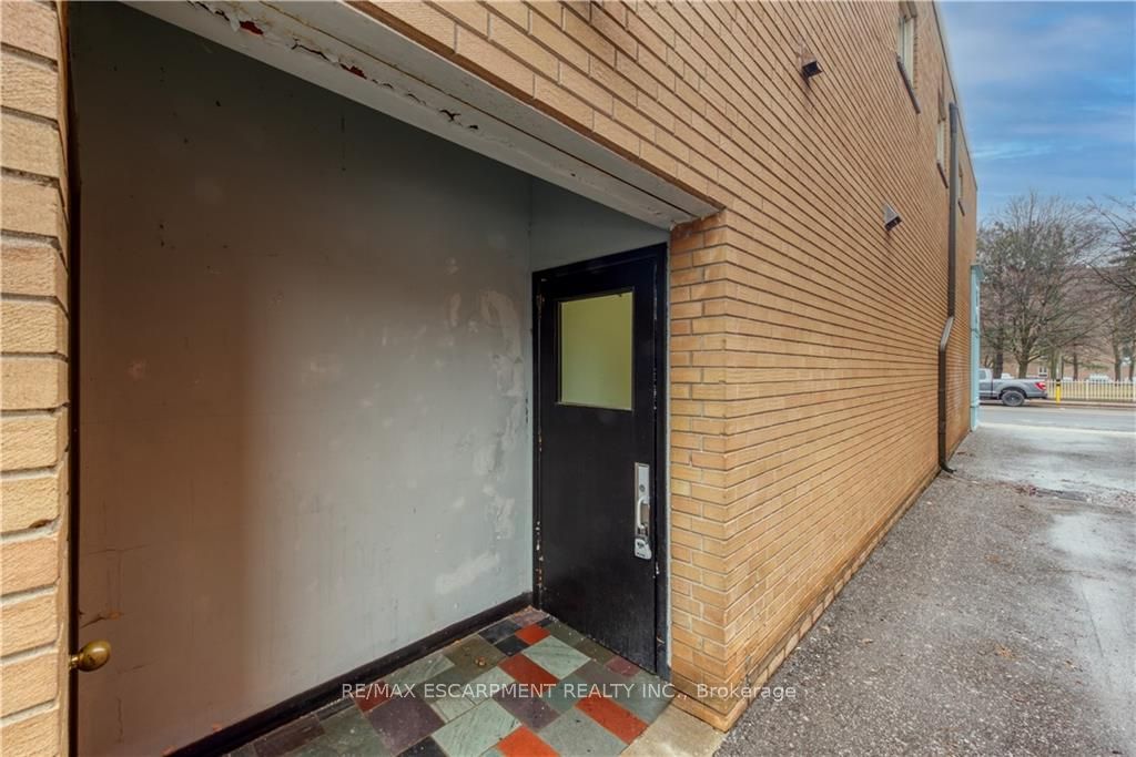 284 Kerr St Property Photo 3