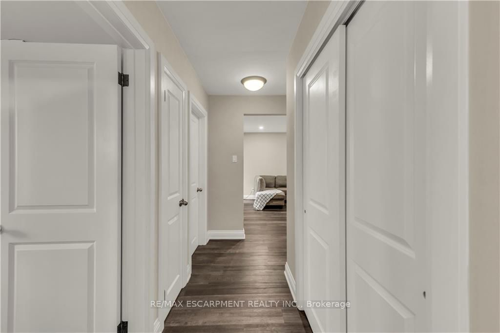 284 Kerr St Property Photo 4