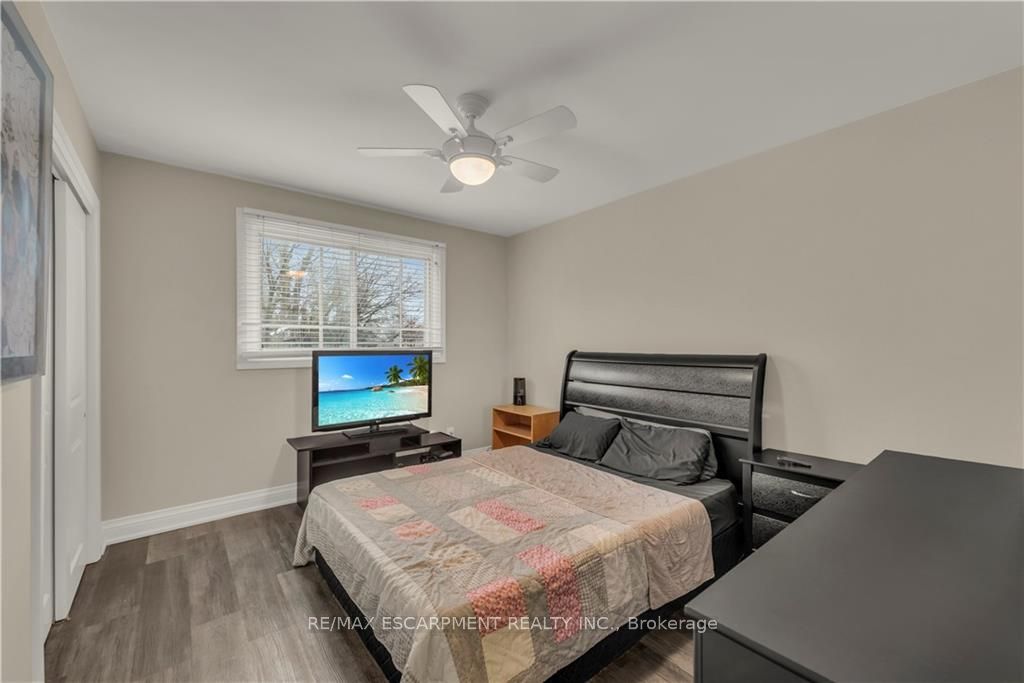 284 Kerr St Property Photo 17