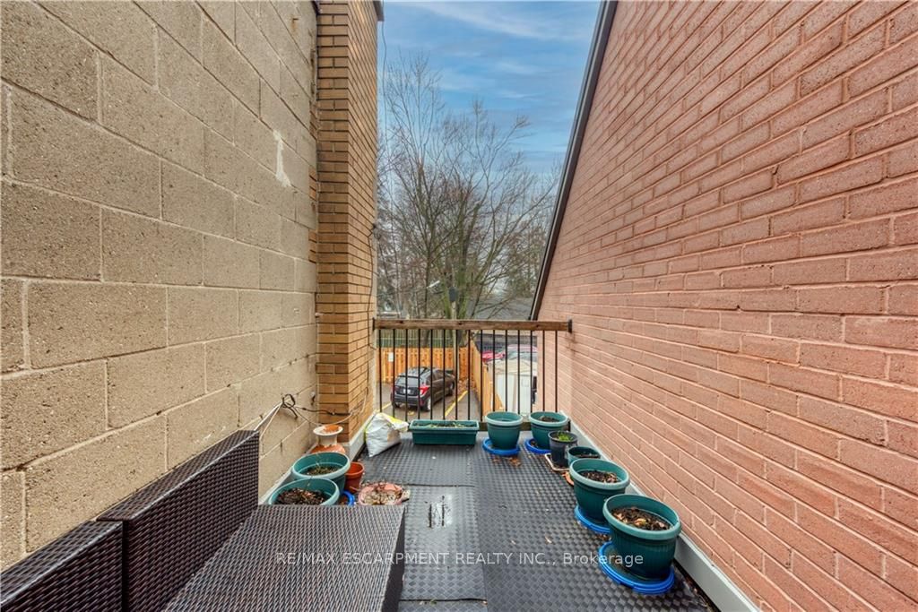 284 Kerr St Property Photo 20