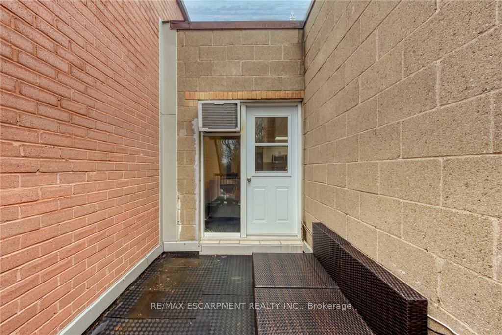 284 Kerr St Property Photo 21