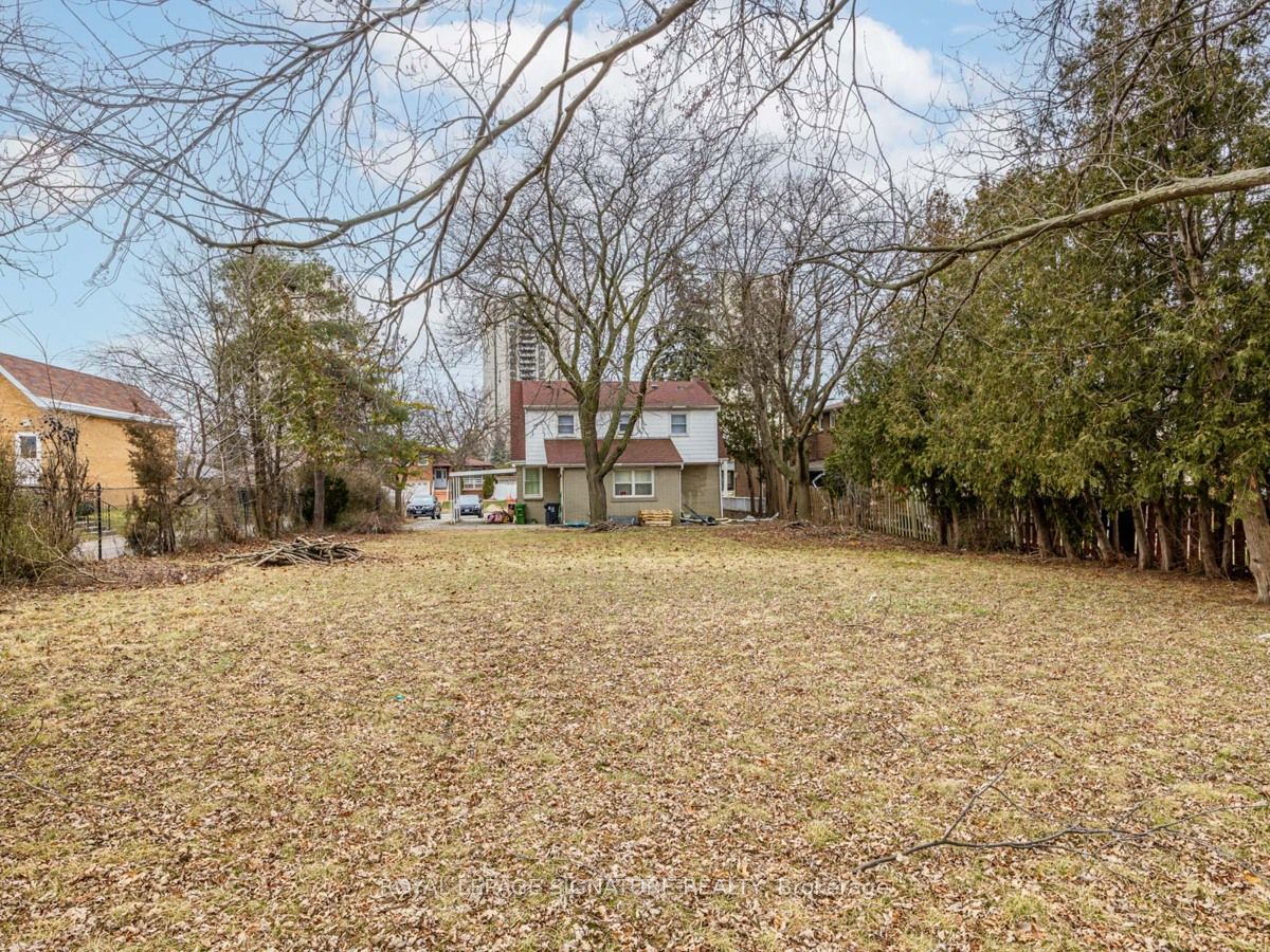 74 Kingsview Blvd Property Photo 6