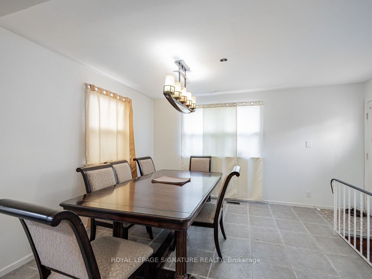 74 Kingsview Blvd Property Photo 10