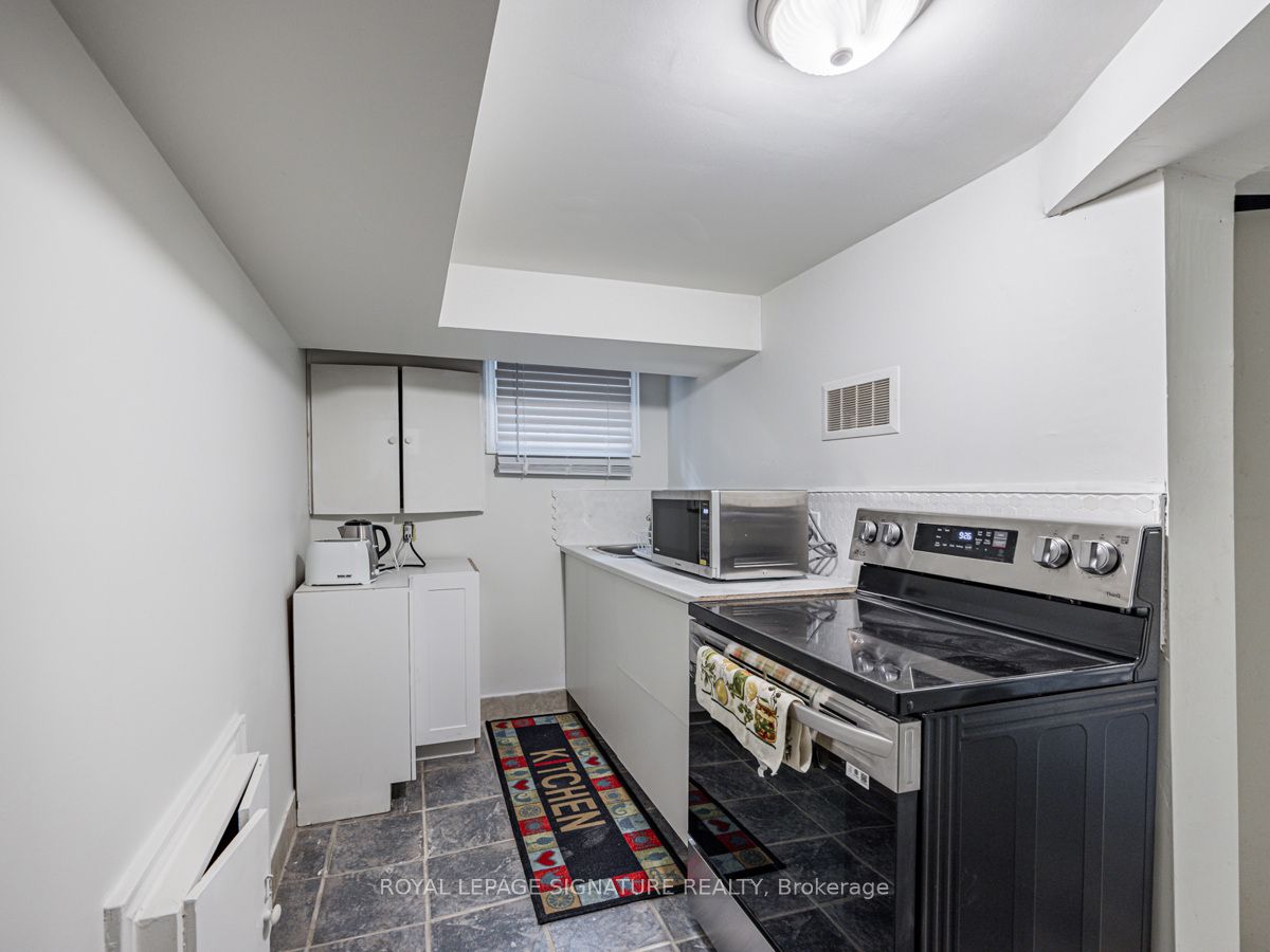 74 Kingsview Blvd Property Photo 17