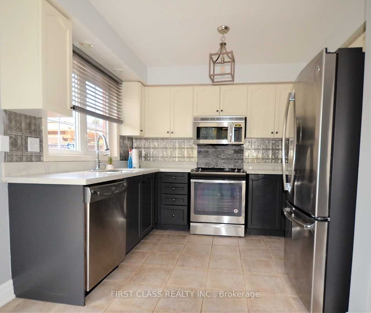 5665 Flora Dr Property Photo 4
