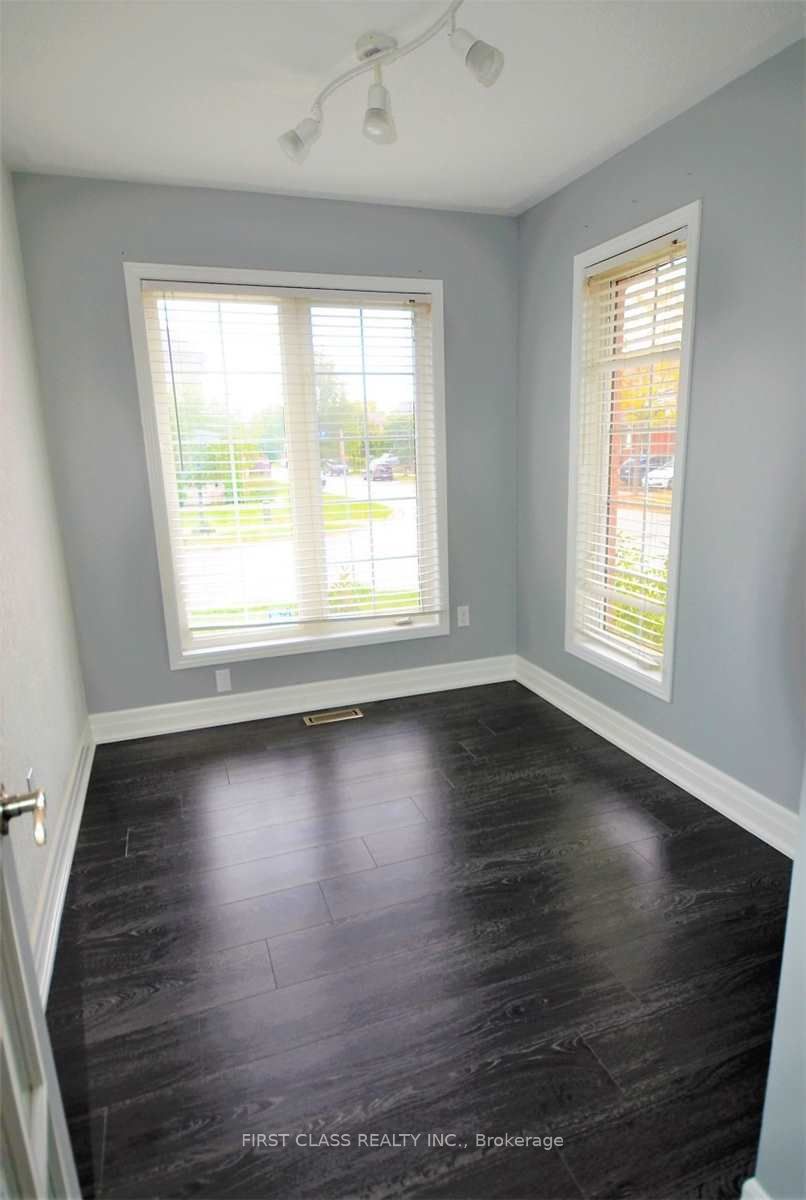 5665 Flora Dr Property Photo 6