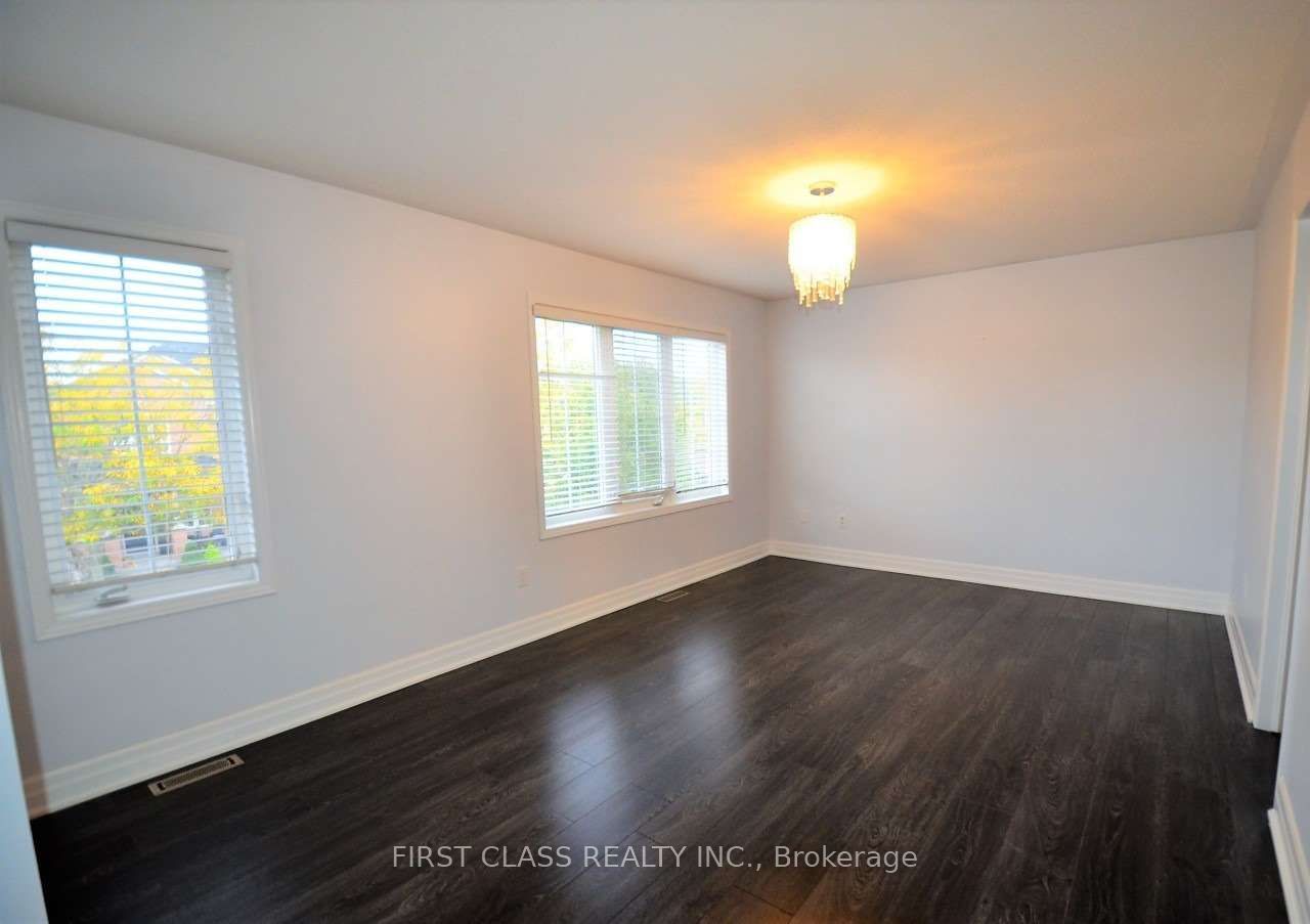 5665 Flora Dr Property Photo 8