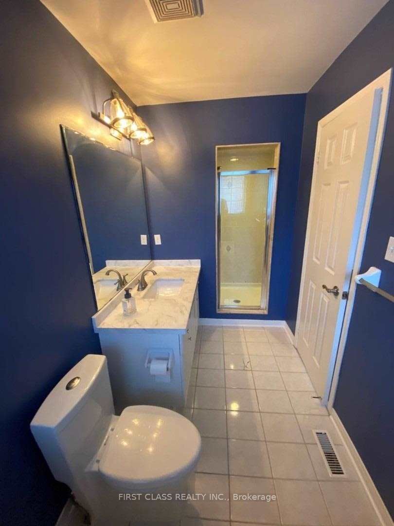 5665 Flora Dr Property Photo 10