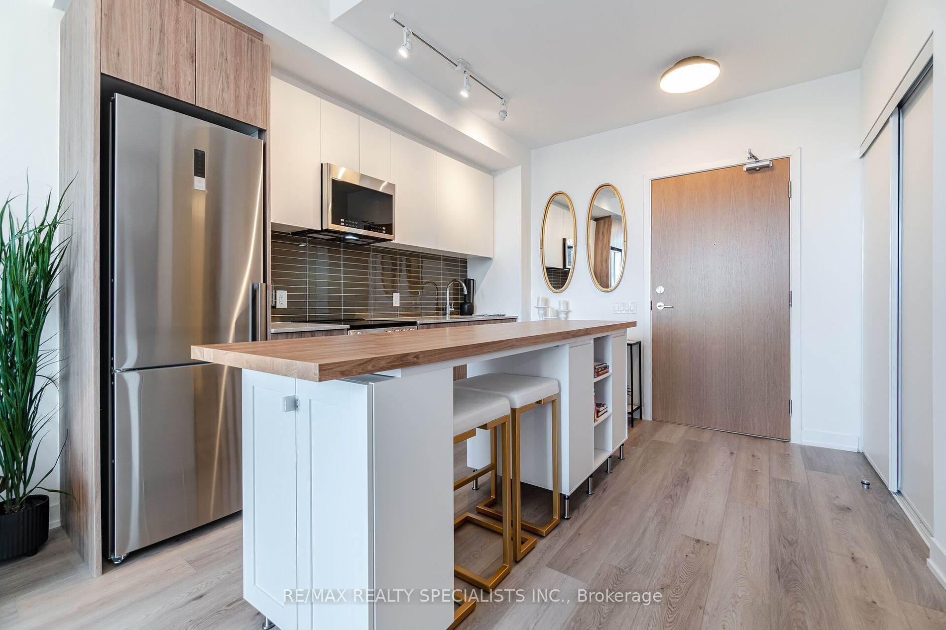 1787 St Clair Ave W 12 Property Photo 6
