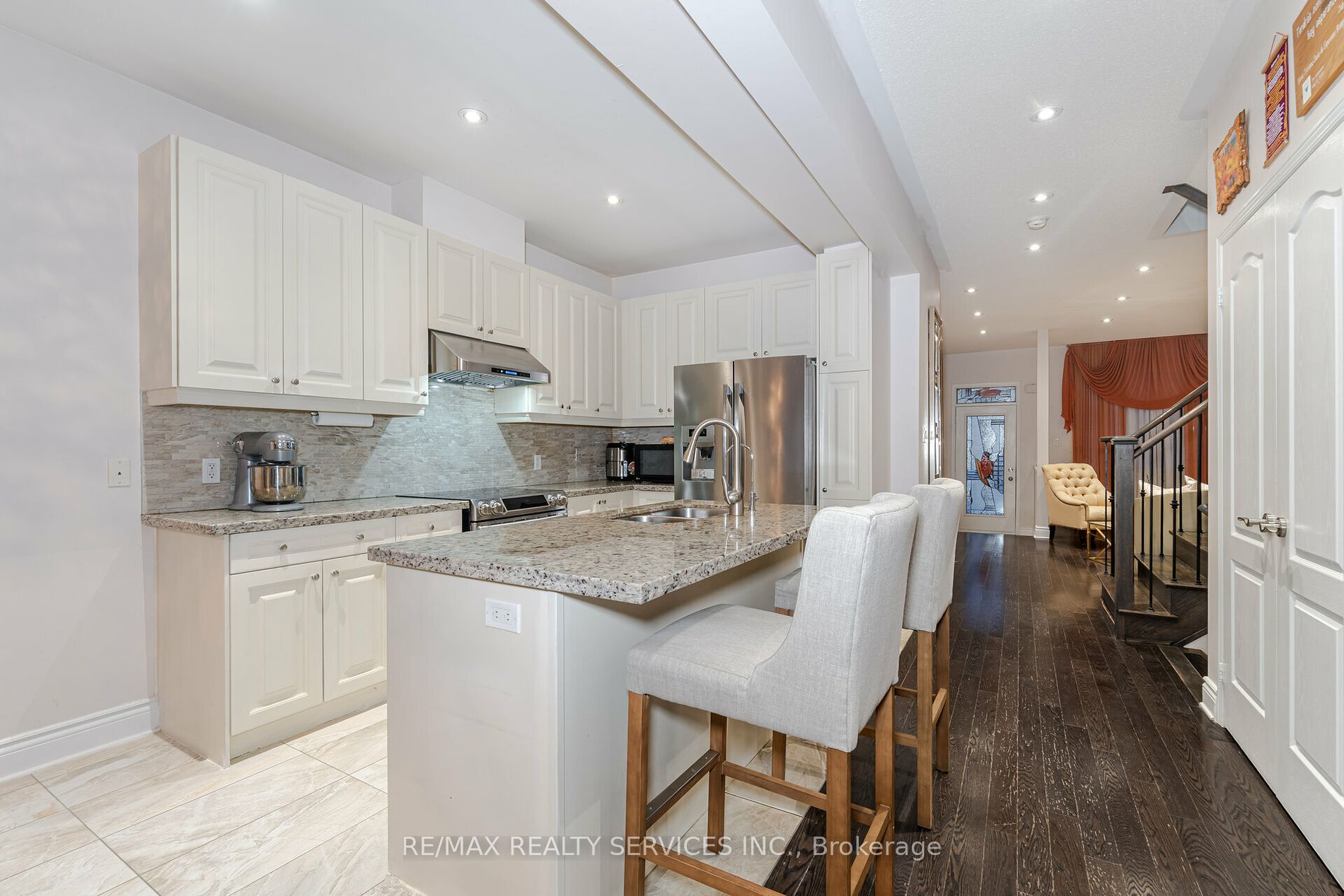 22 Yellowknife Rd N Property Photo 8