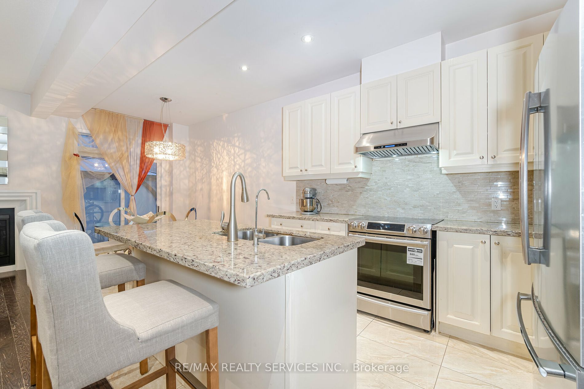 22 Yellowknife Rd N Property Photo 11
