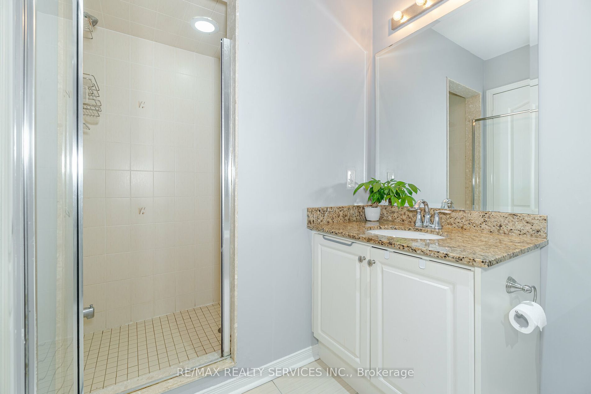 22 Yellowknife Rd N Property Photo 24