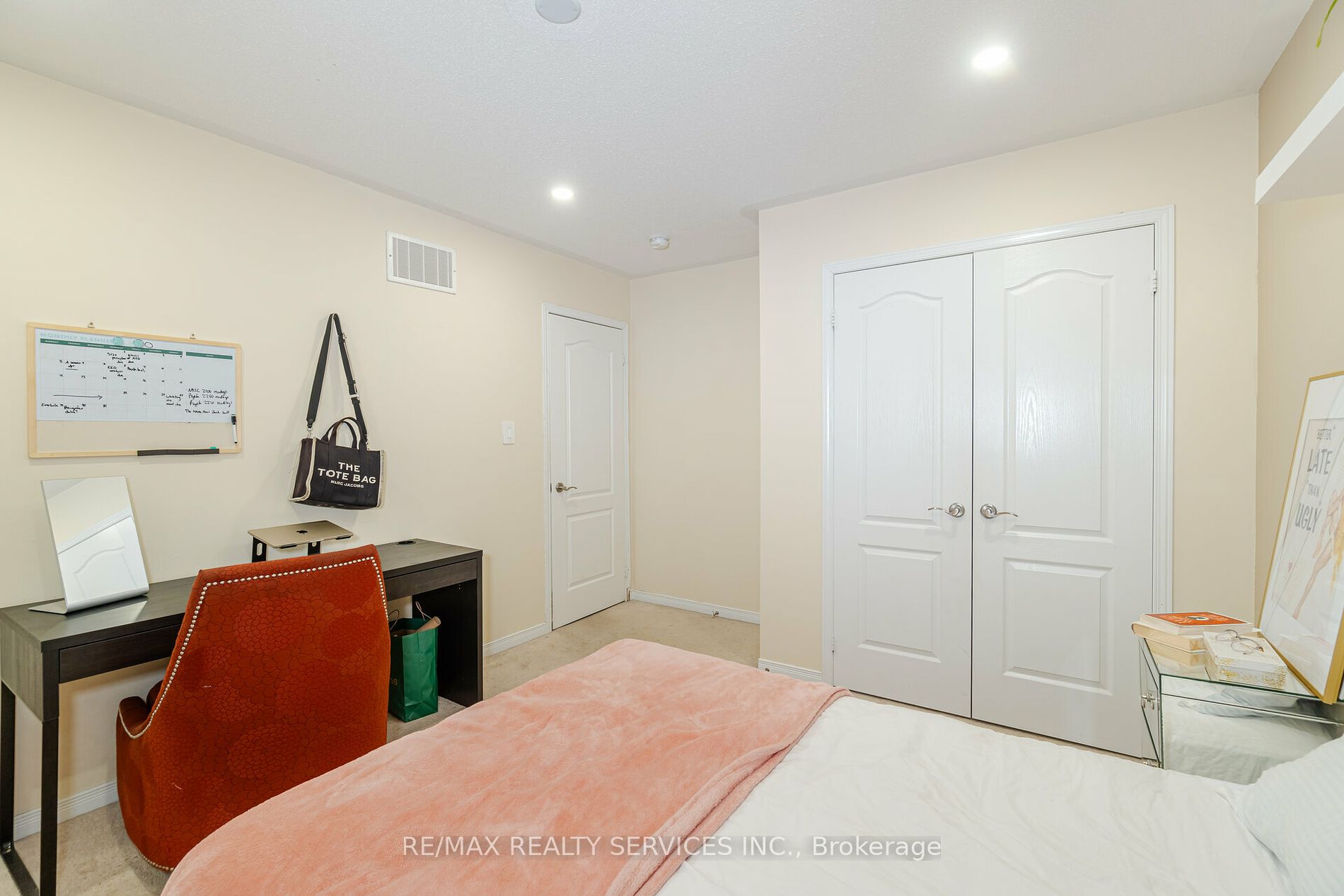 22 Yellowknife Rd N Property Photo 26