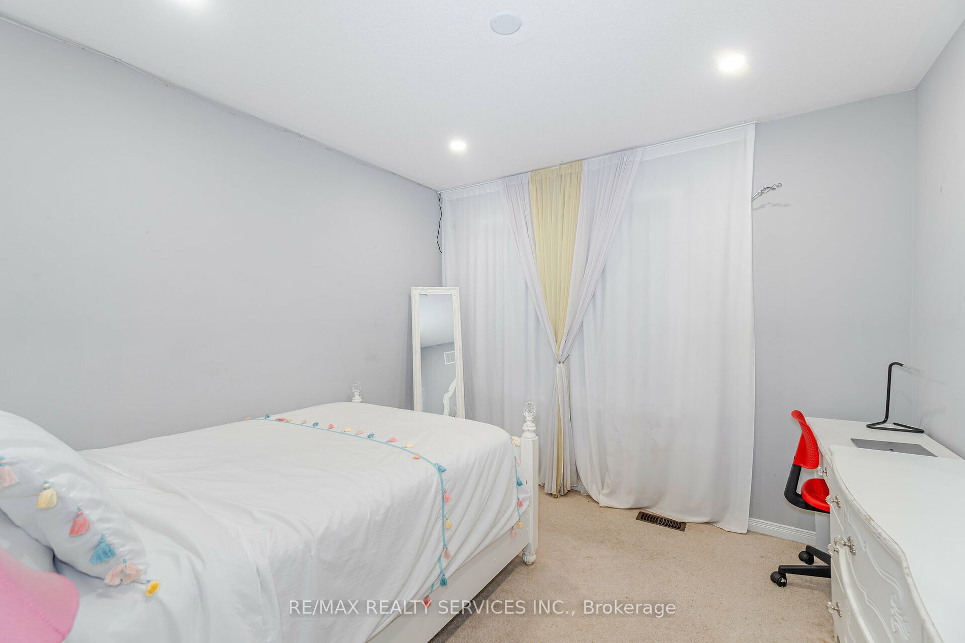 22 Yellowknife Rd N Property Photo 29