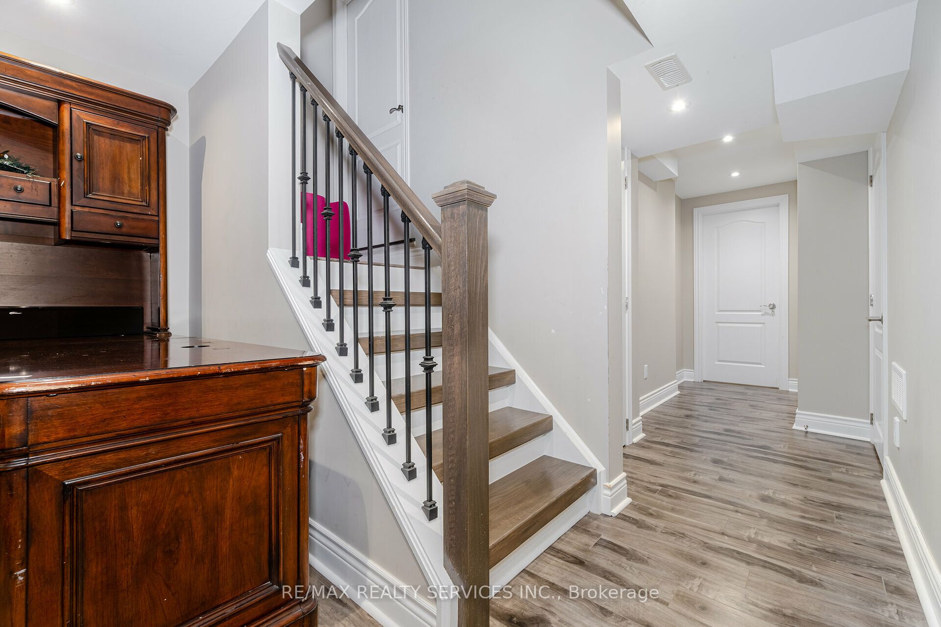 22 Yellowknife Rd N Property Photo 32