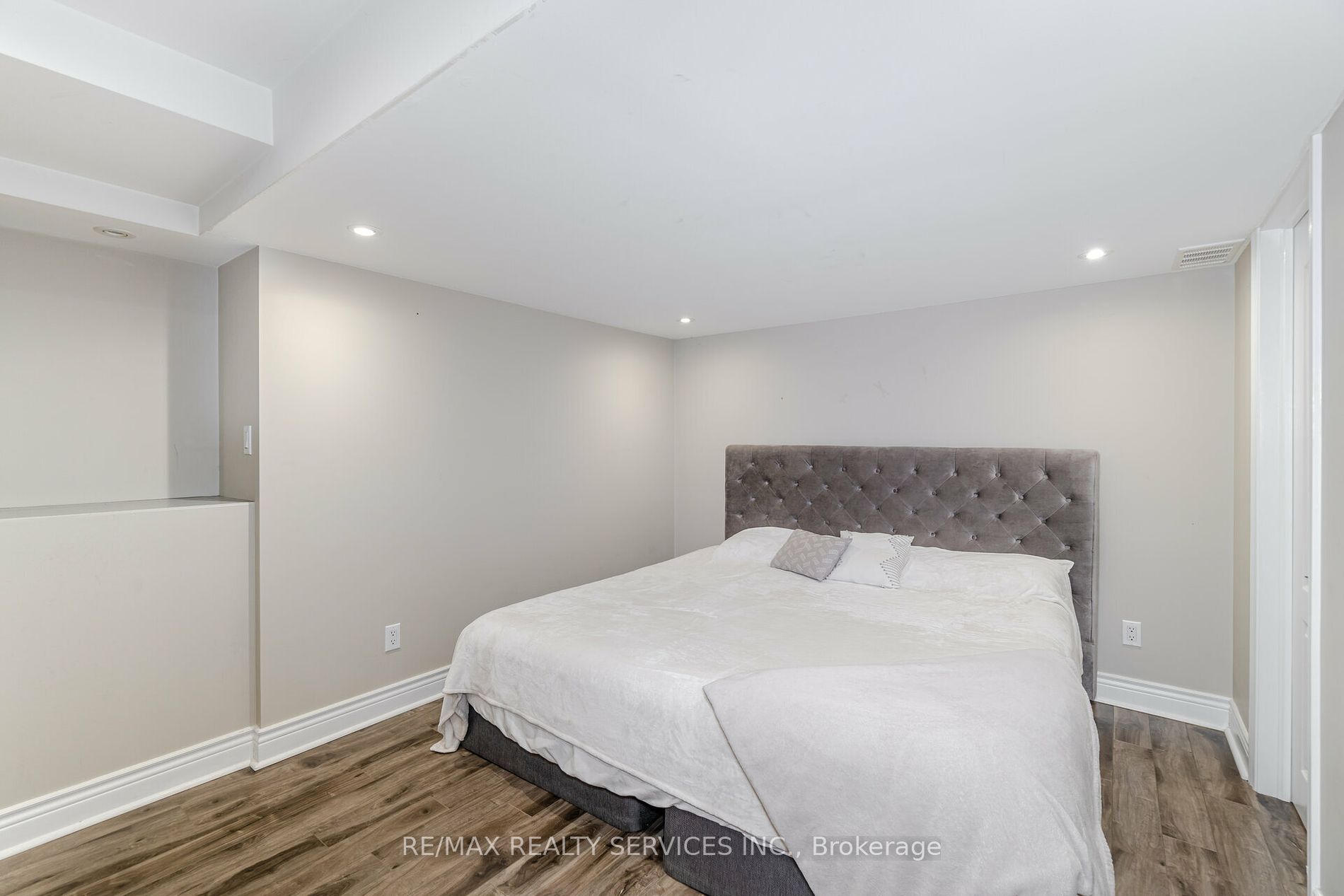22 Yellowknife Rd N Property Photo 35