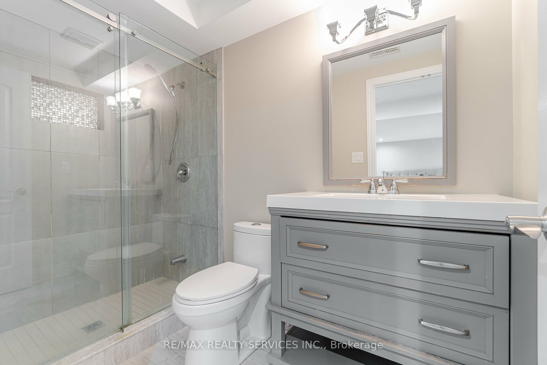 22 Yellowknife Rd N Property Photo 36