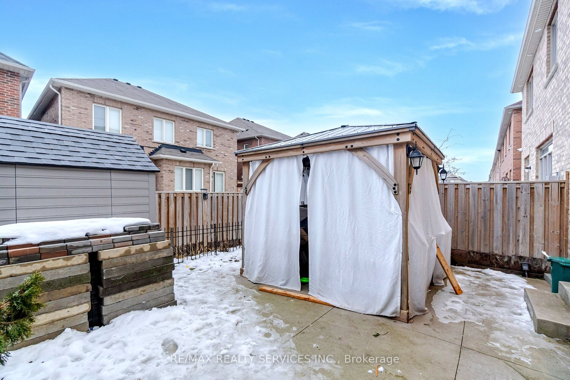 22 Yellowknife Rd N Property Photo 38