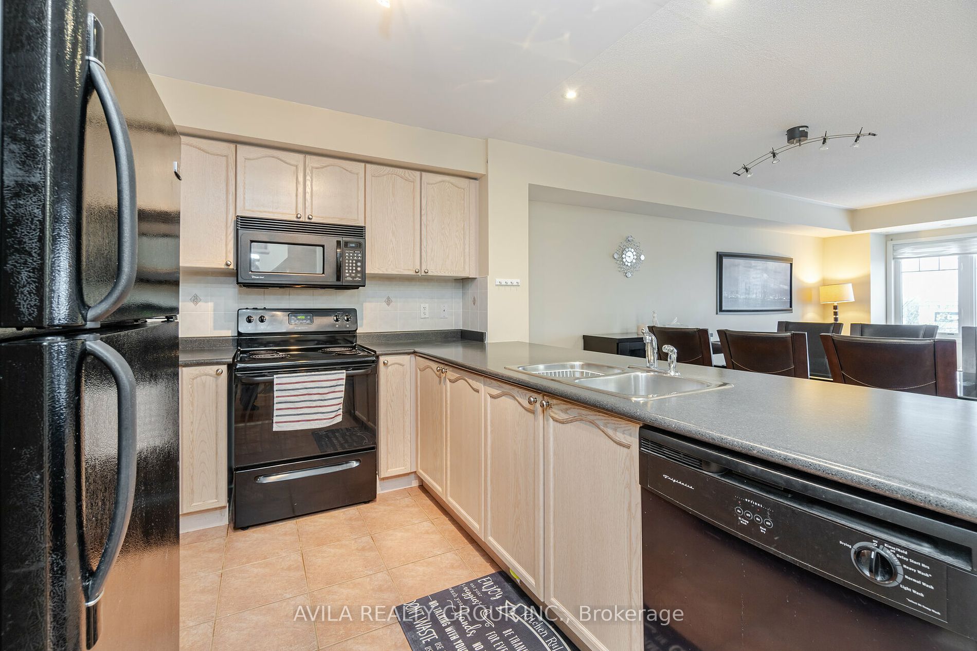 3975 Eglinton Ave W 05 Property Photo 14