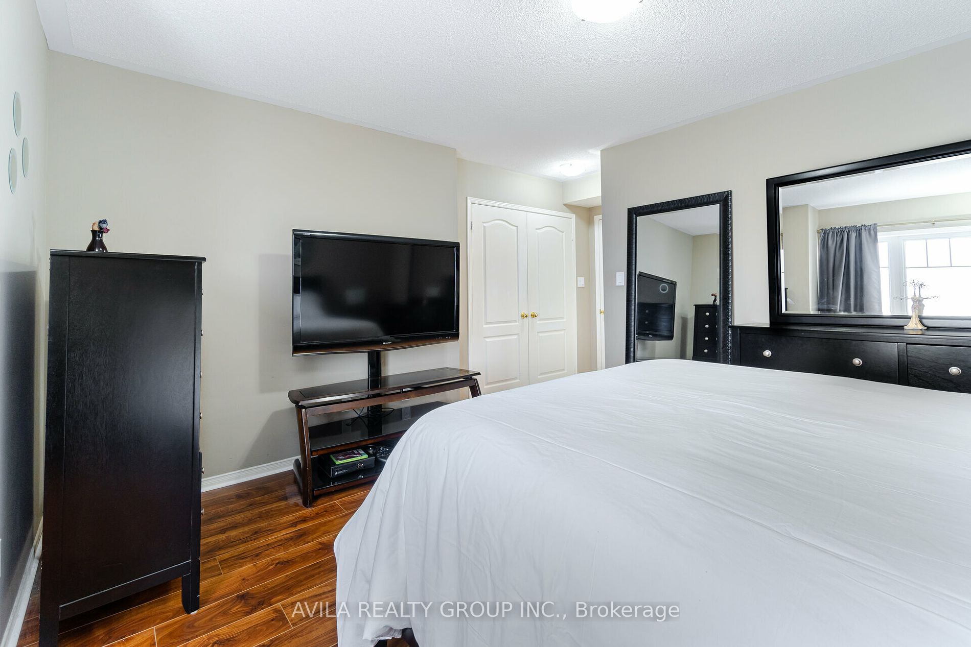 3975 Eglinton Ave W 05 Property Photo 22