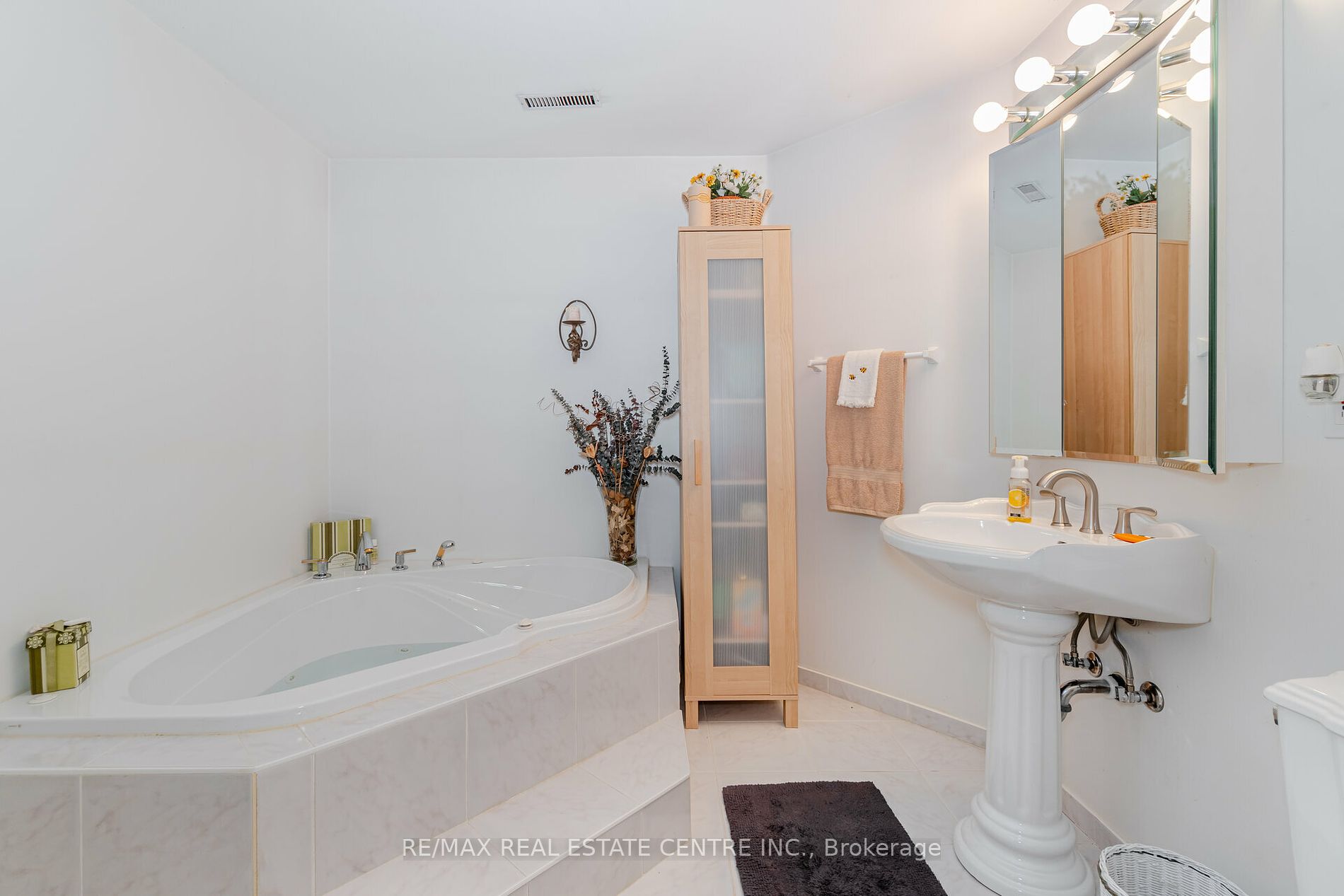 4552 Gullfoot Circ Property Photo 36